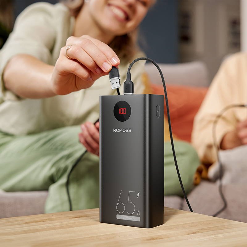 Romoss Backpack ROMOSS is a global leading charging solutions provider